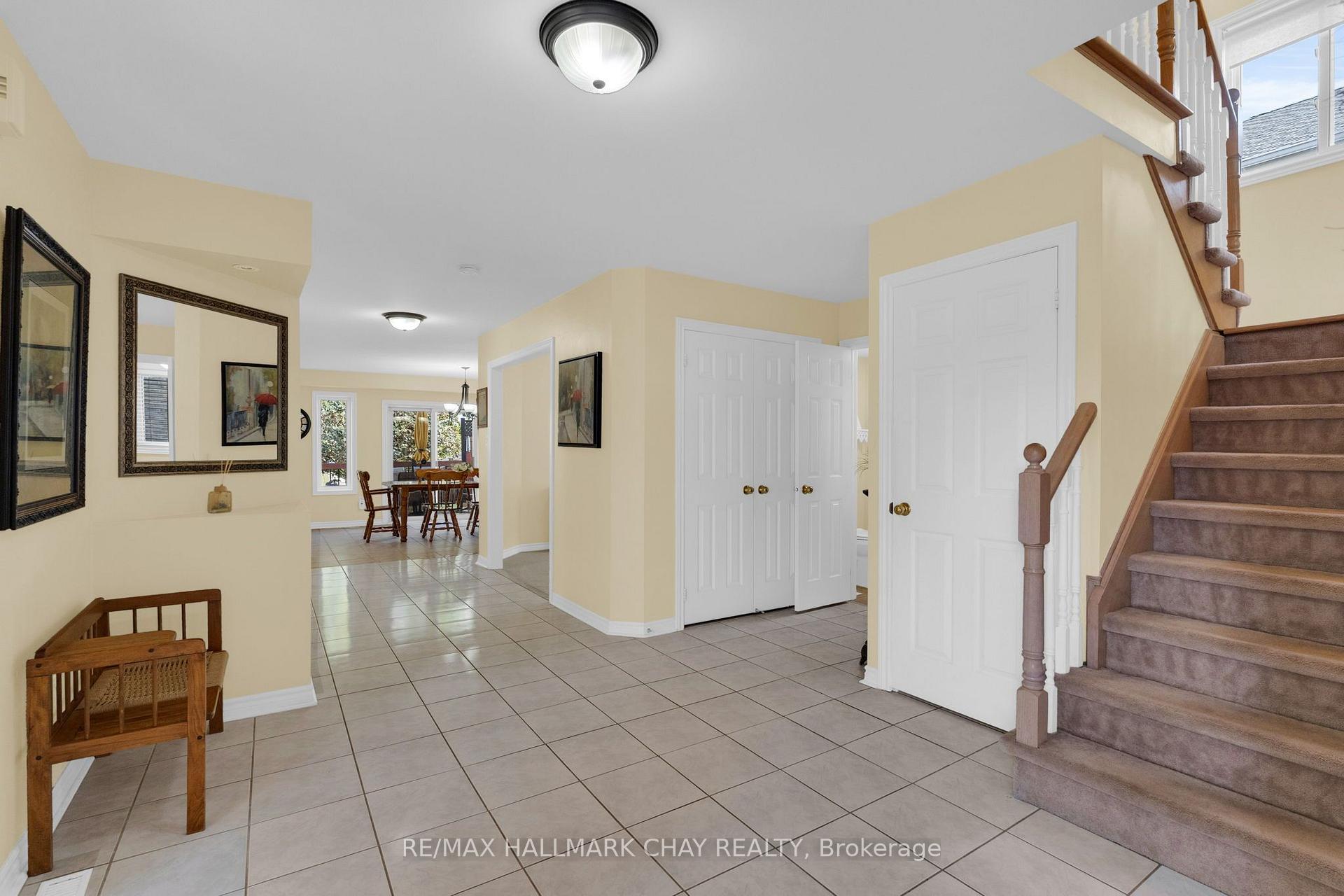 Photo 5 of 6 Whispering Pine Place, Barrie, Bayshore — HOMEH