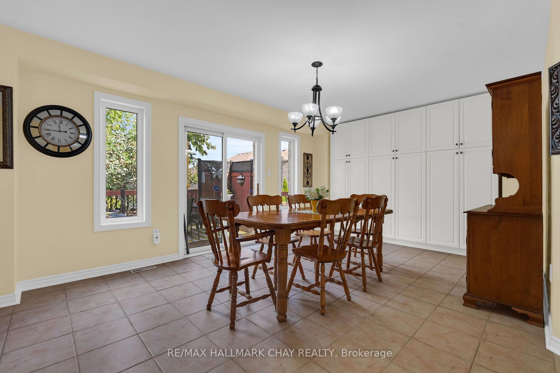 Photo 9 of 6 Whispering Pine Place, Barrie, Bayshore — HOMEH