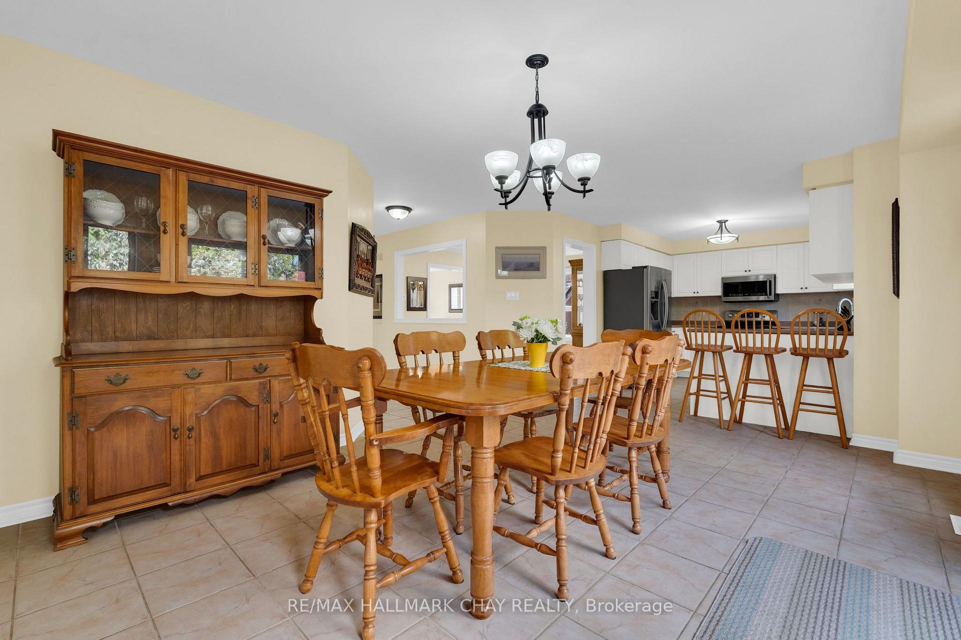 Photo 10 of 6 Whispering Pine Place, Barrie, Bayshore — HOMEH