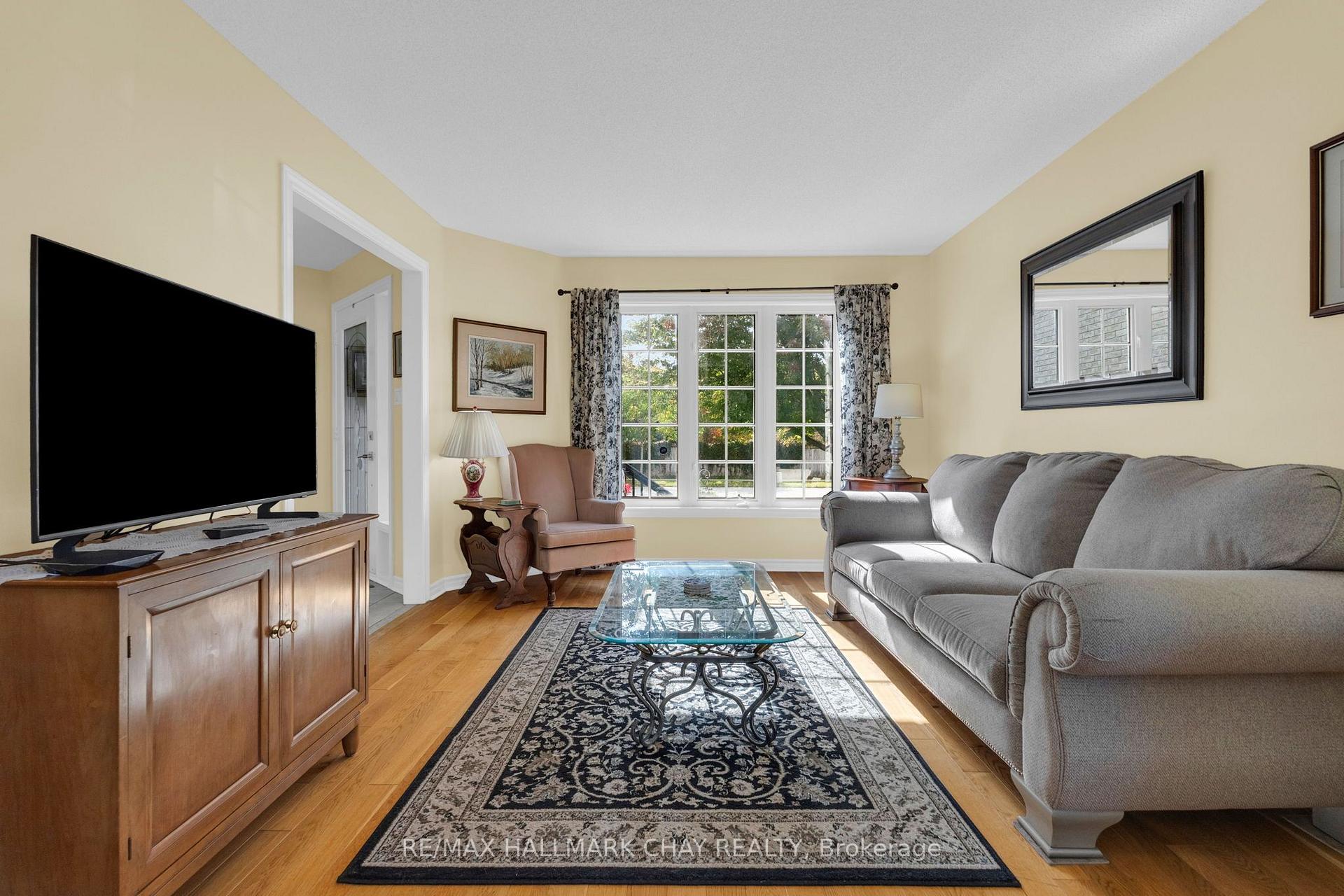 Photo 13 of 6 Whispering Pine Place, Barrie, Bayshore — HOMEH