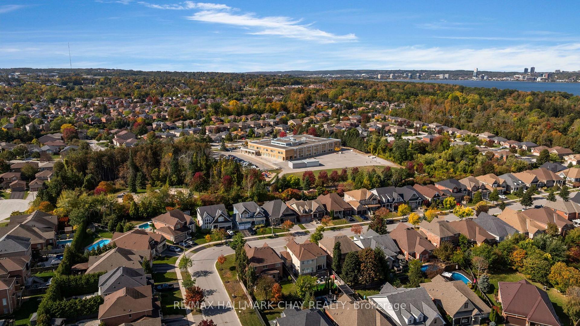 Photo 42 of 6 Whispering Pine Place, Barrie, Bayshore — HOMEH