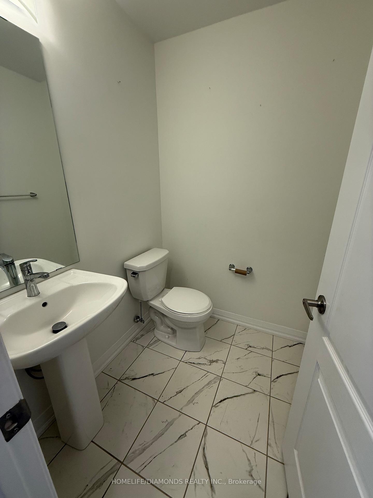 Photo 9 of 95 Norwich Crescent, Haldimand — HOMEH