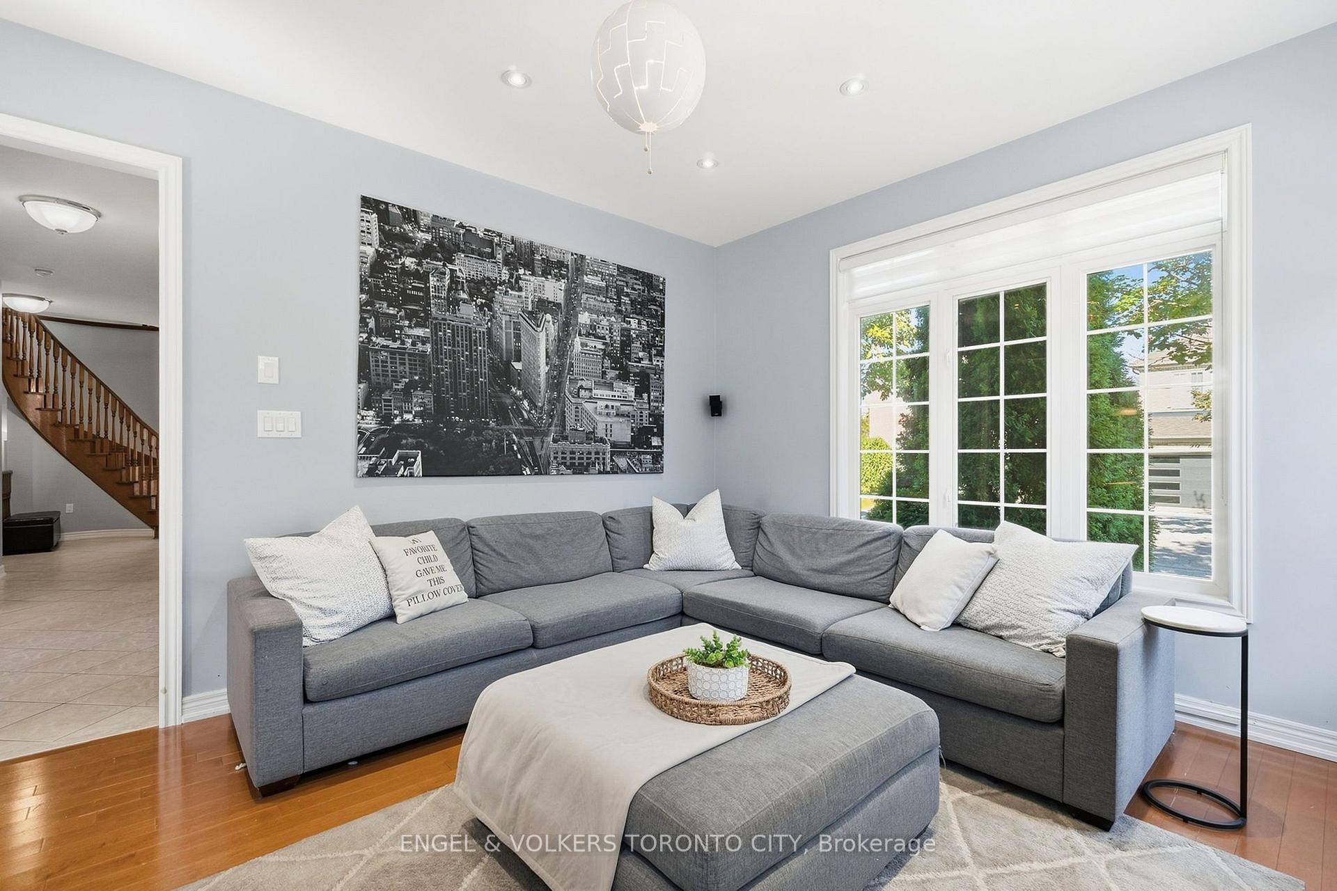 Photo 8 of 311 Maria Antonia Road, Vaughan, Vellore Village — HOMEH