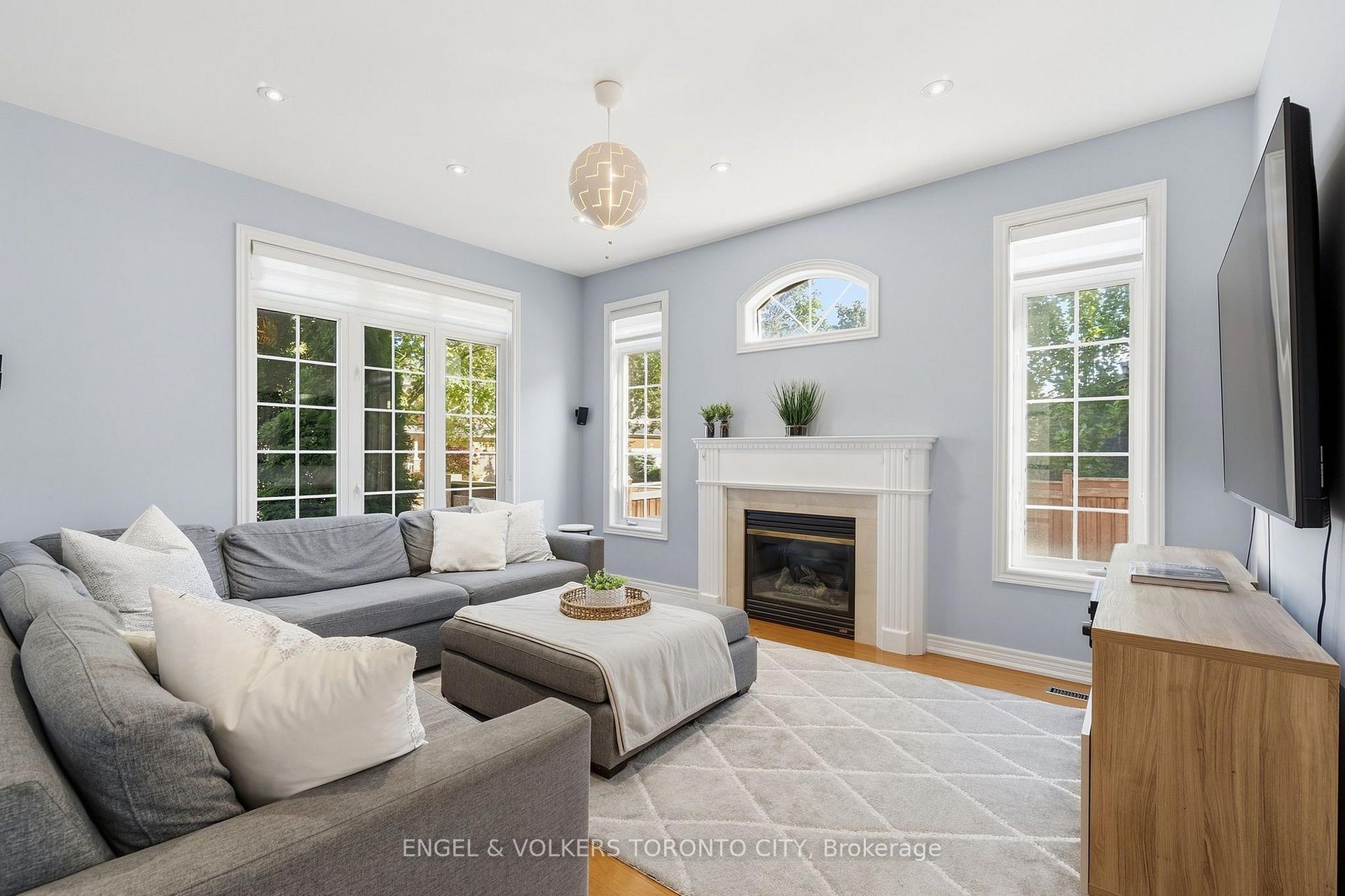 Photo 7 of 311 Maria Antonia Road, Vaughan, Vellore Village — HOMEH
