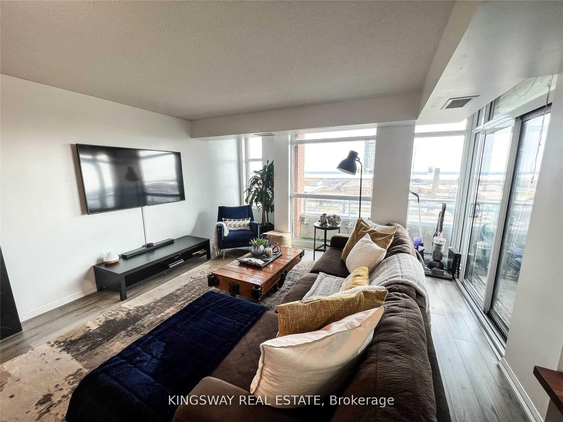 Photo of Unit 805, 65 East Liberty Street