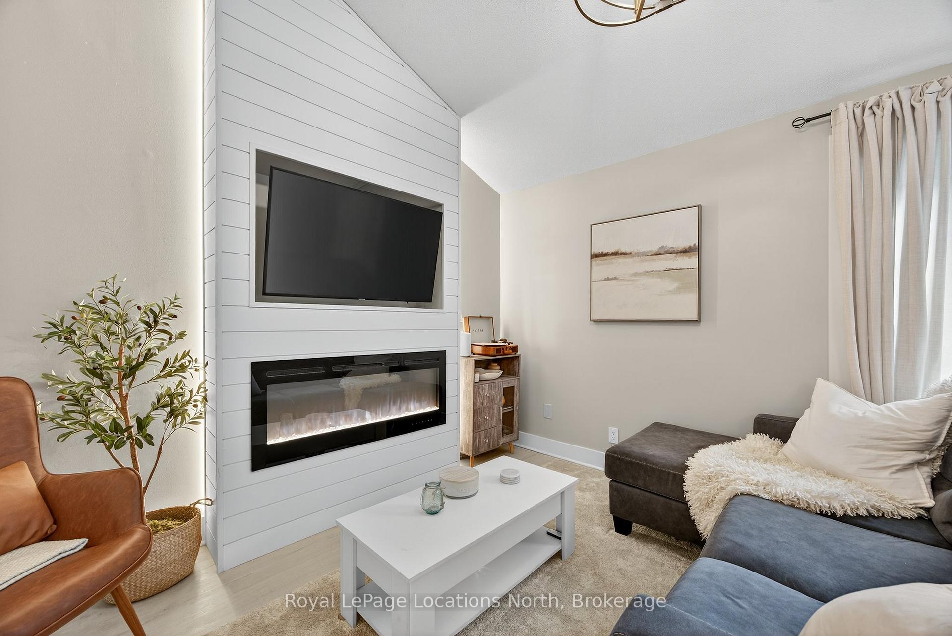 Photo 12 of Unit 305, 5 Dawson Drive, Collingwood — HOMEH