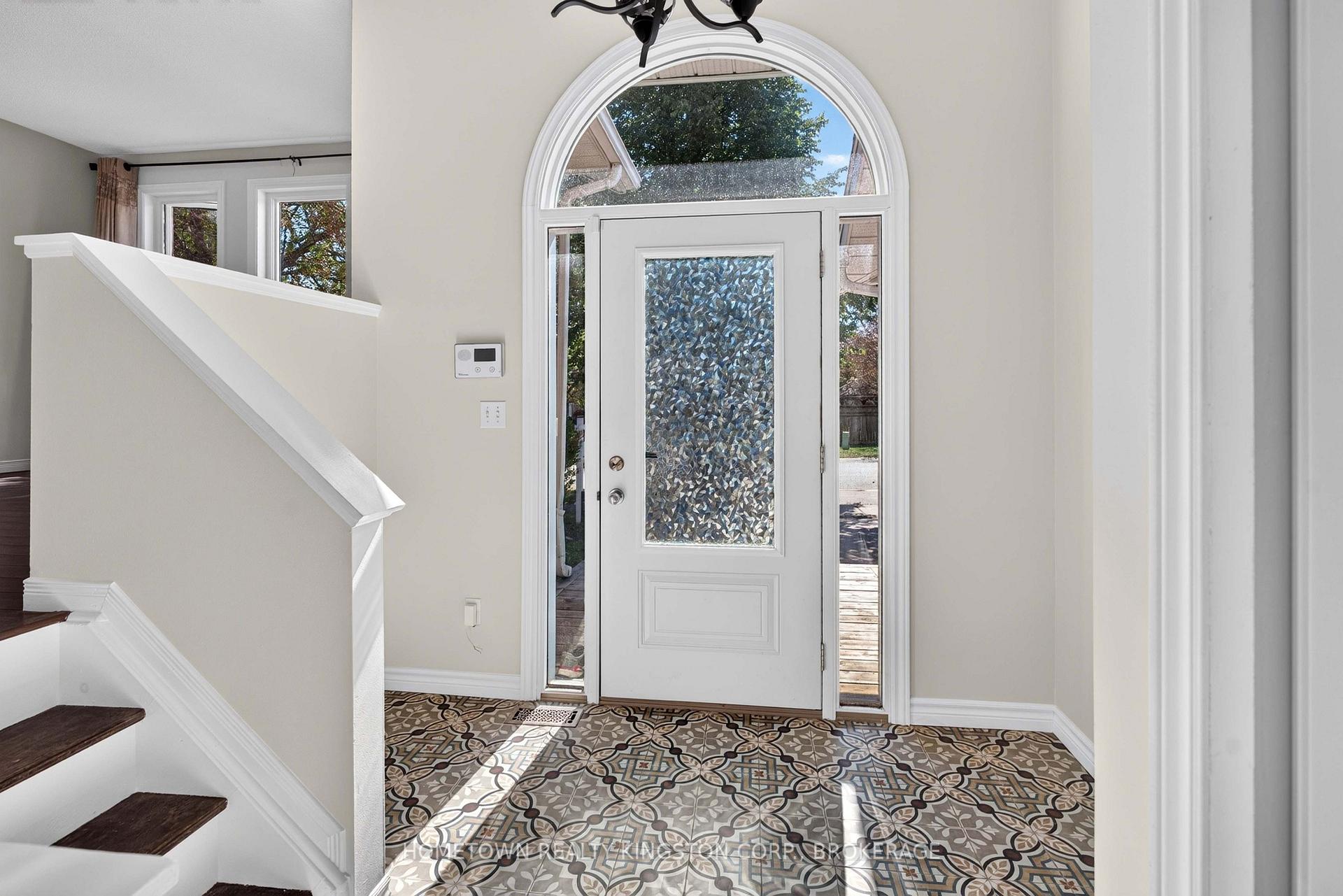 Photo 3 of 1088 Acadia Drive, Kingston, City SouthWest — HOMEH