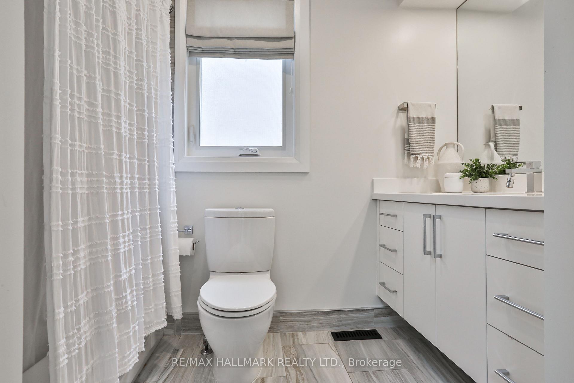 Photo 31 of 163 Roe Avenue, Toronto, Bedford Park-Nortown — HOMEH