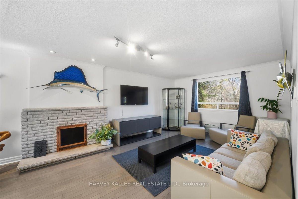 Photo 6 of 72 Walmer Road, Richmond Hill, North Richvale — HOMEH