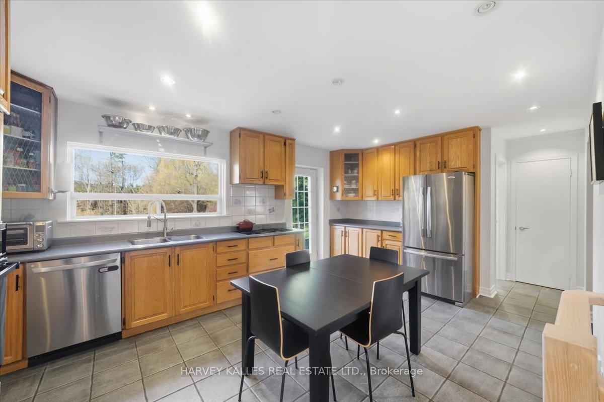 Photo 12 of 72 Walmer Road, Richmond Hill, North Richvale — HOMEH