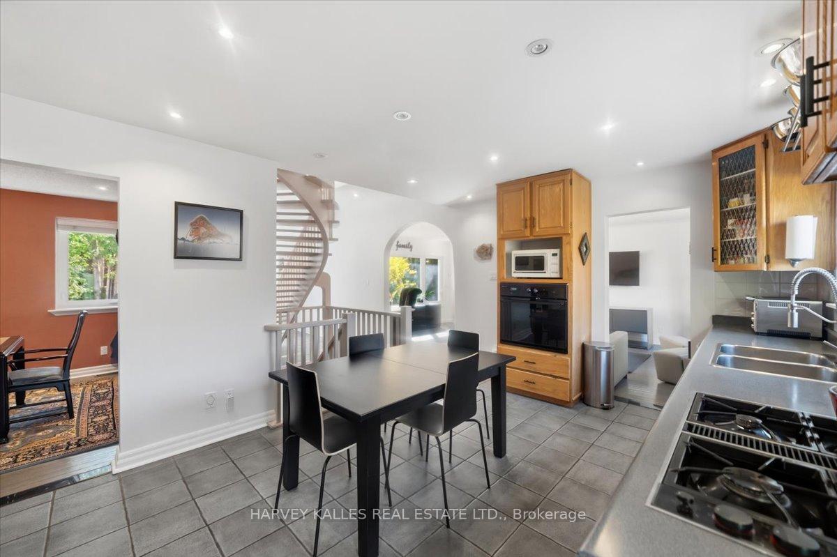 Photo 14 of 72 Walmer Road, Richmond Hill, North Richvale — HOMEH