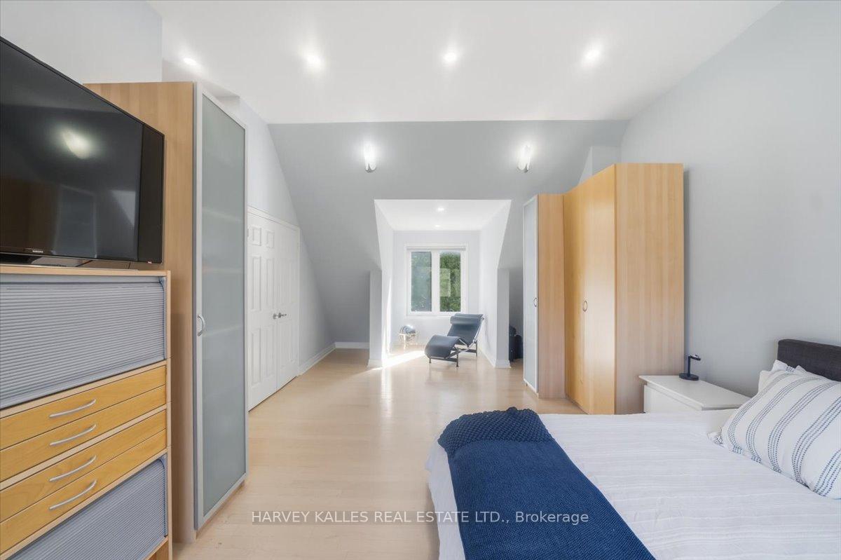 Photo 21 of 72 Walmer Road, Richmond Hill, North Richvale — HOMEH