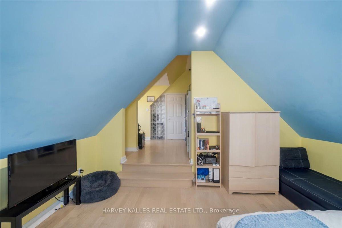 Photo 34 of 72 Walmer Road, Richmond Hill, North Richvale — HOMEH