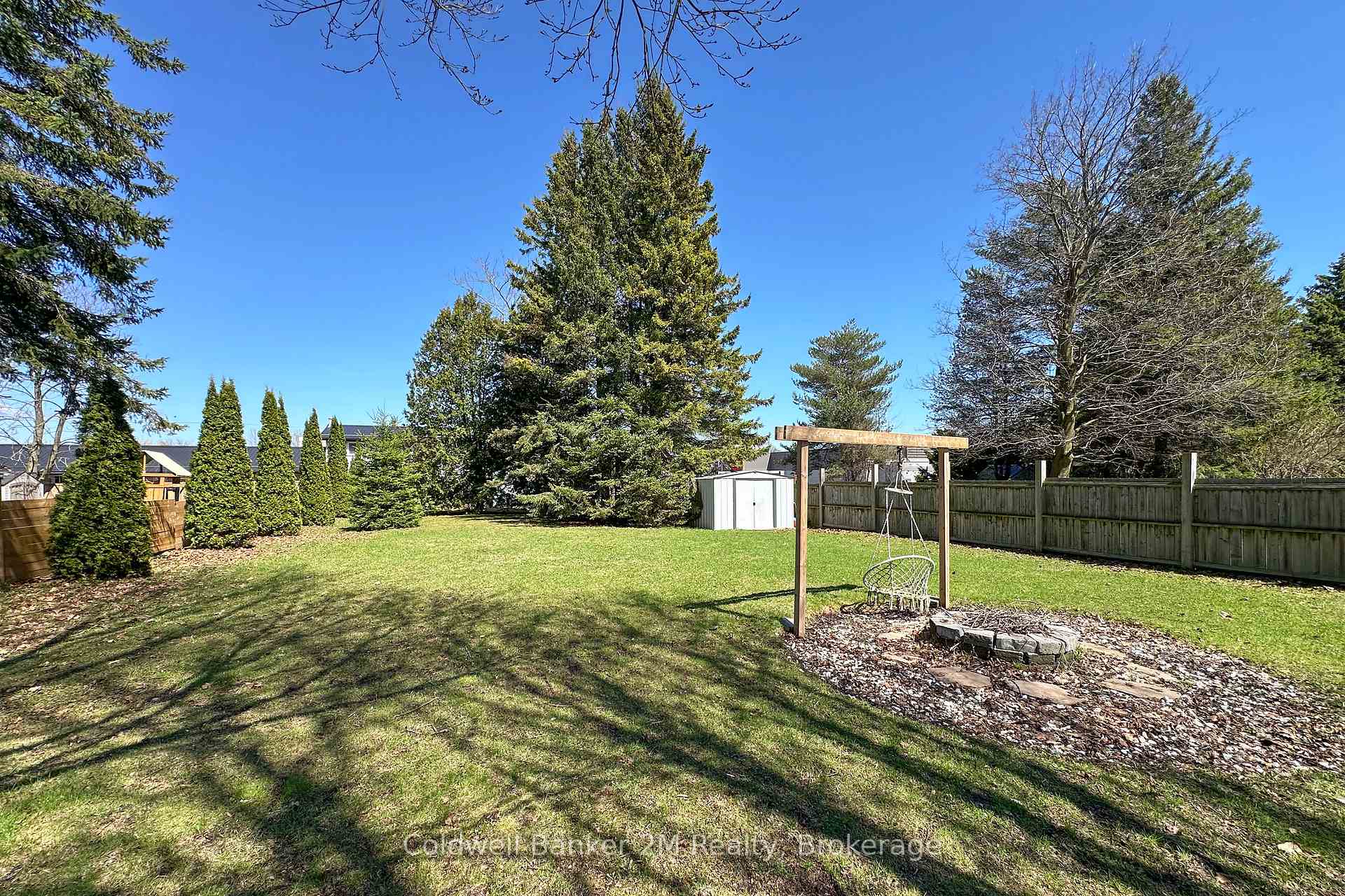 Photo 3 of 812 Burnham Street, Cobourg — HOMEH