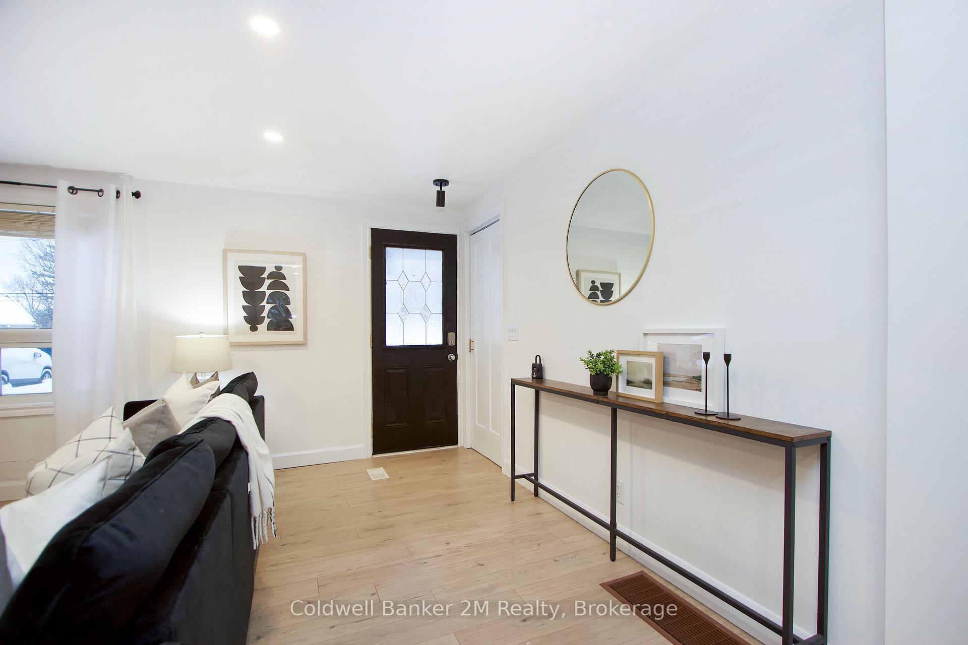 Photo 4 of 812 Burnham Street, Cobourg — HOMEH