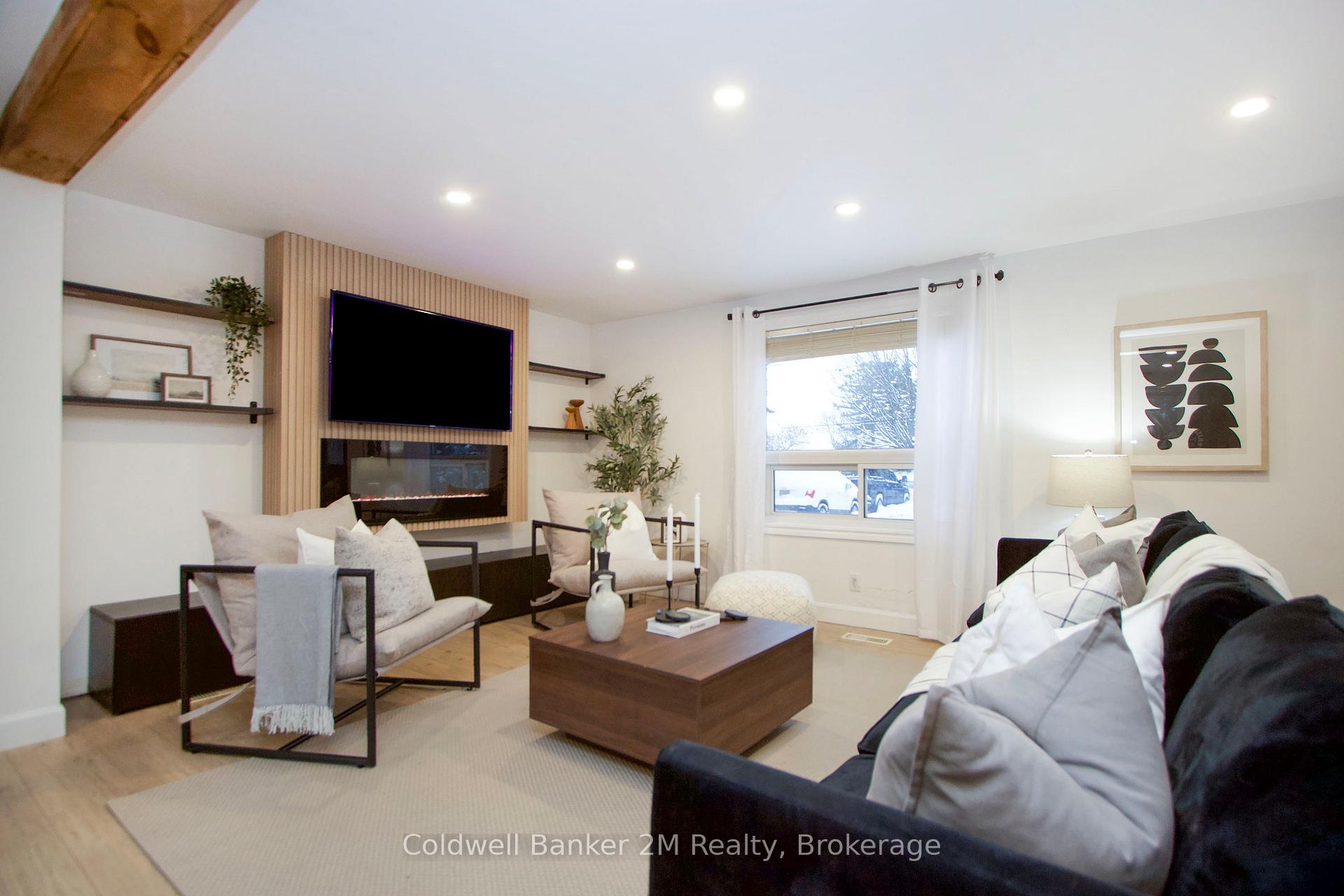 Photo 5 of 812 Burnham Street, Cobourg — HOMEH