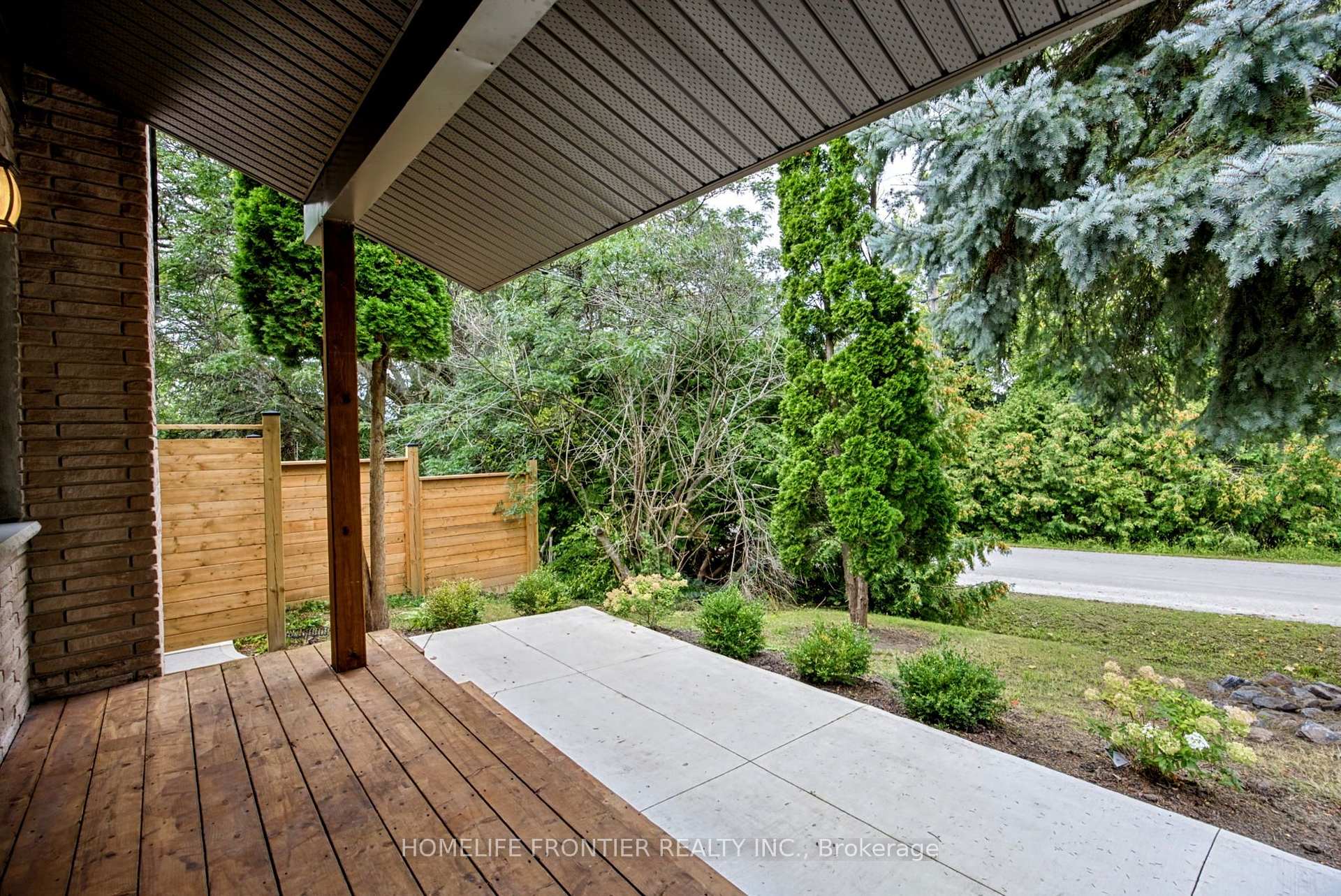 Photo 4 of 281 Hillcrest Road, Georgina, Keswick North — HOMEH