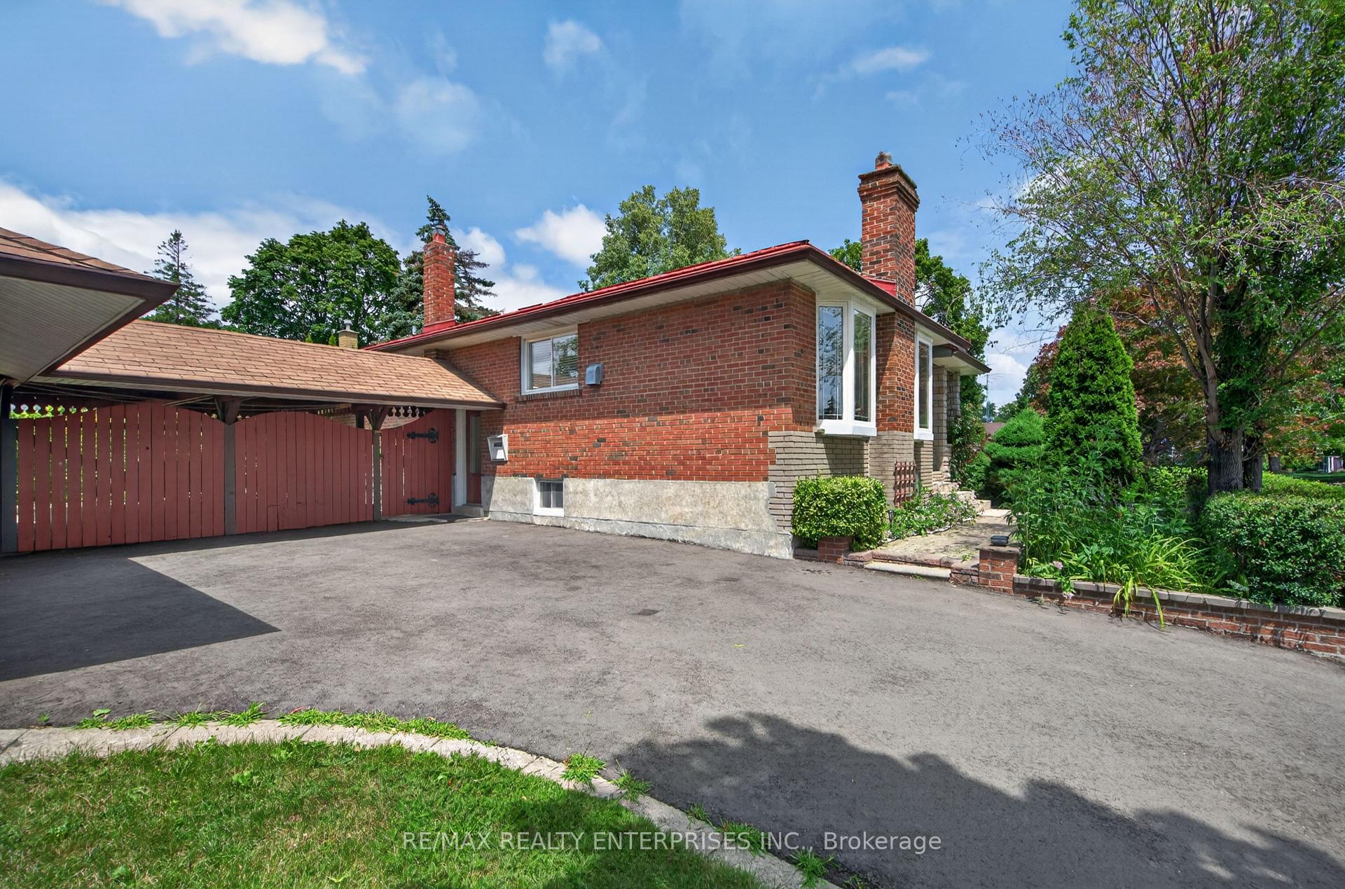 Photo 5 of 1282 Daimler Road, Mississauga, Clarkson — HOMEH