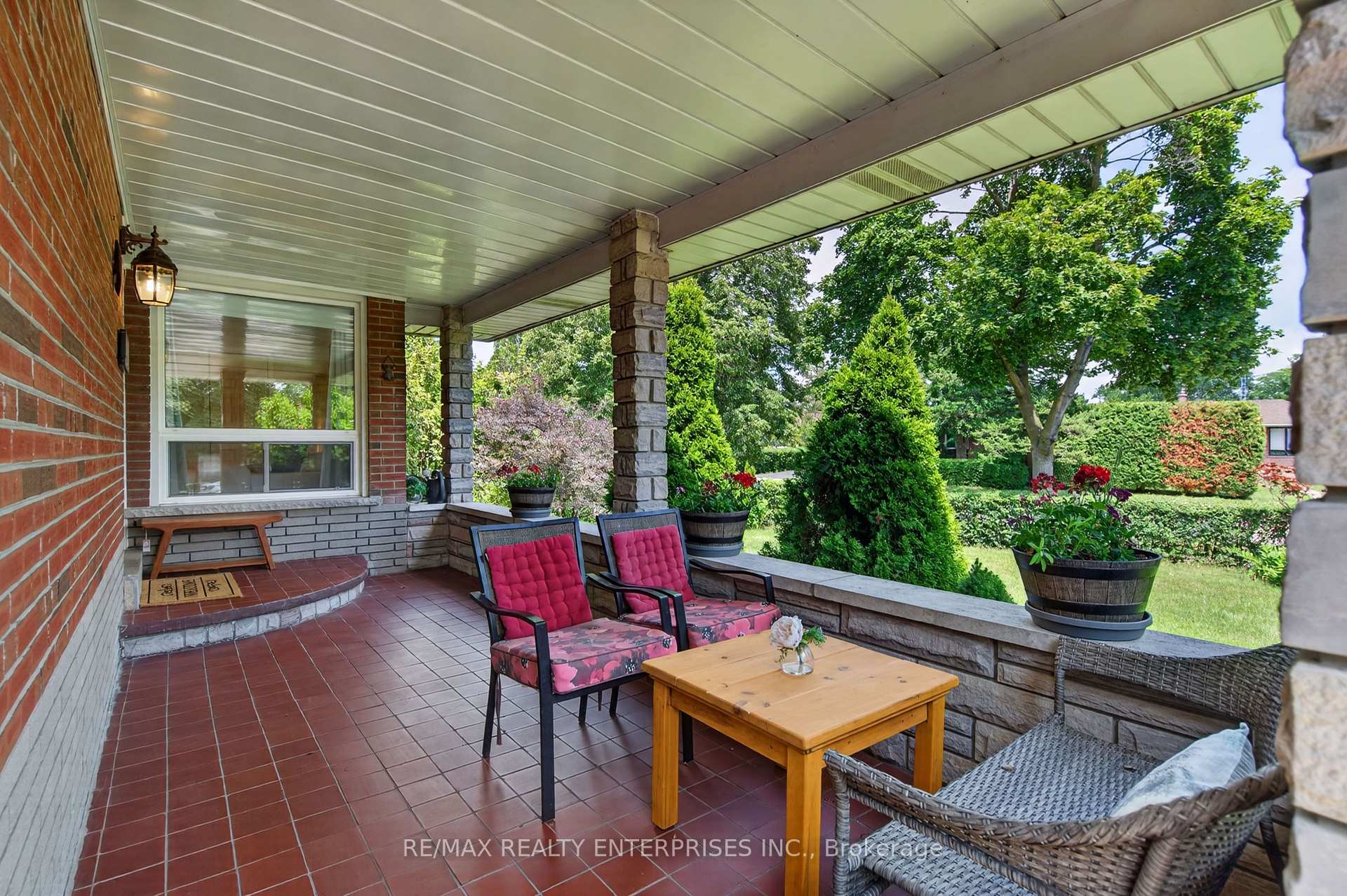 Photo 7 of 1282 Daimler Road, Mississauga, Clarkson — HOMEH