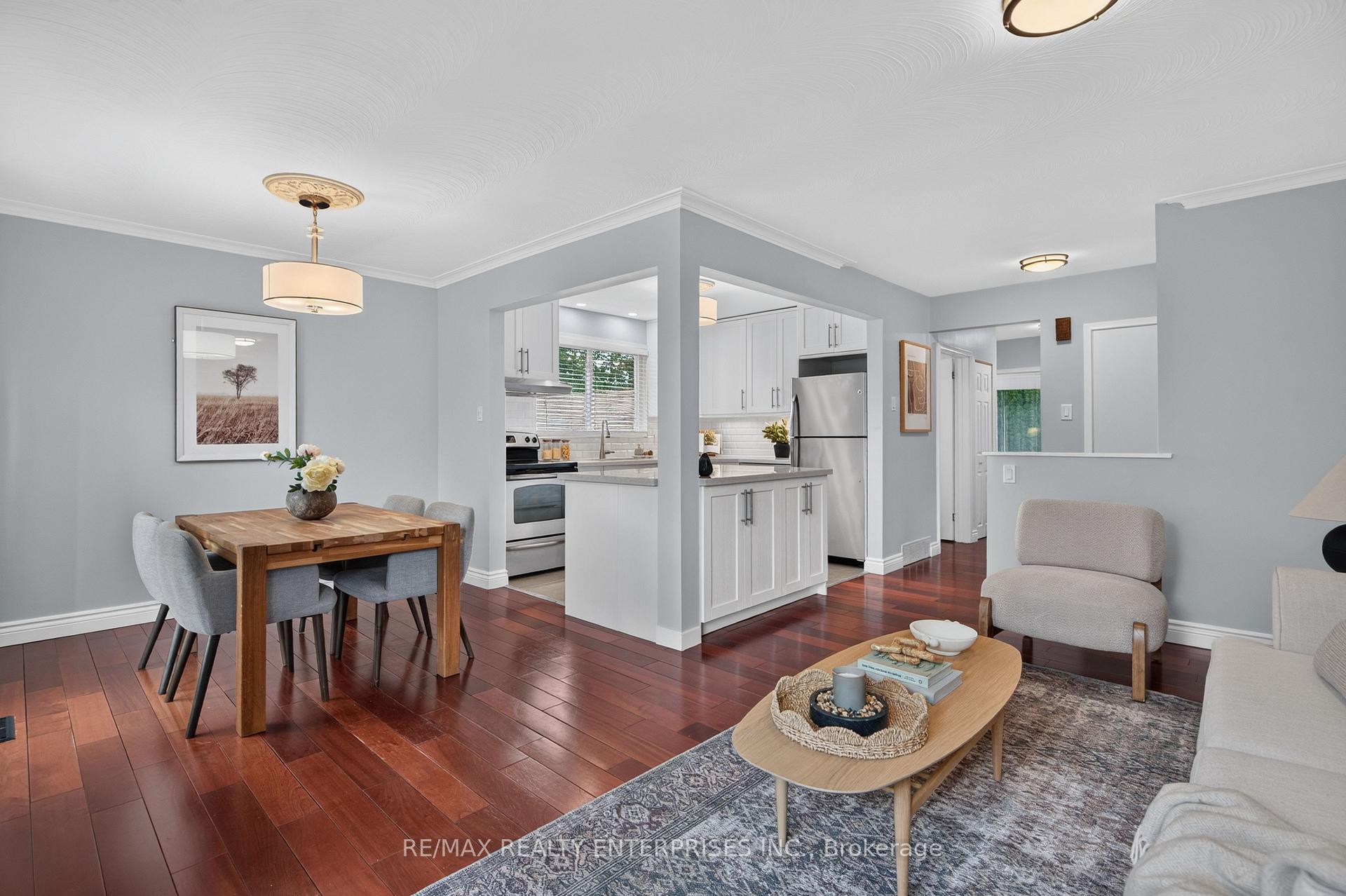 Photo 11 of 1282 Daimler Road, Mississauga, Clarkson — HOMEH