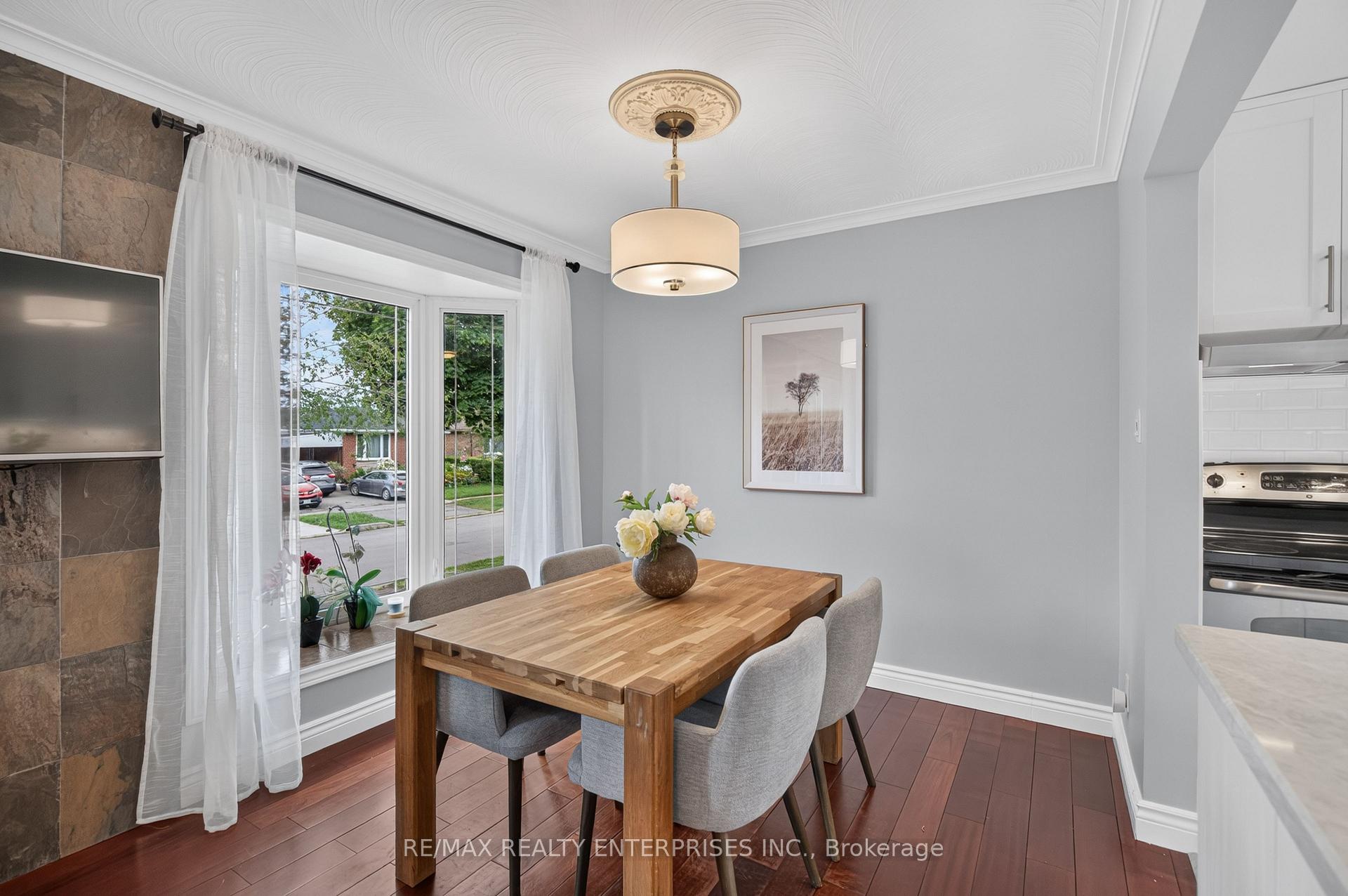 Photo 13 of 1282 Daimler Road, Mississauga, Clarkson — HOMEH