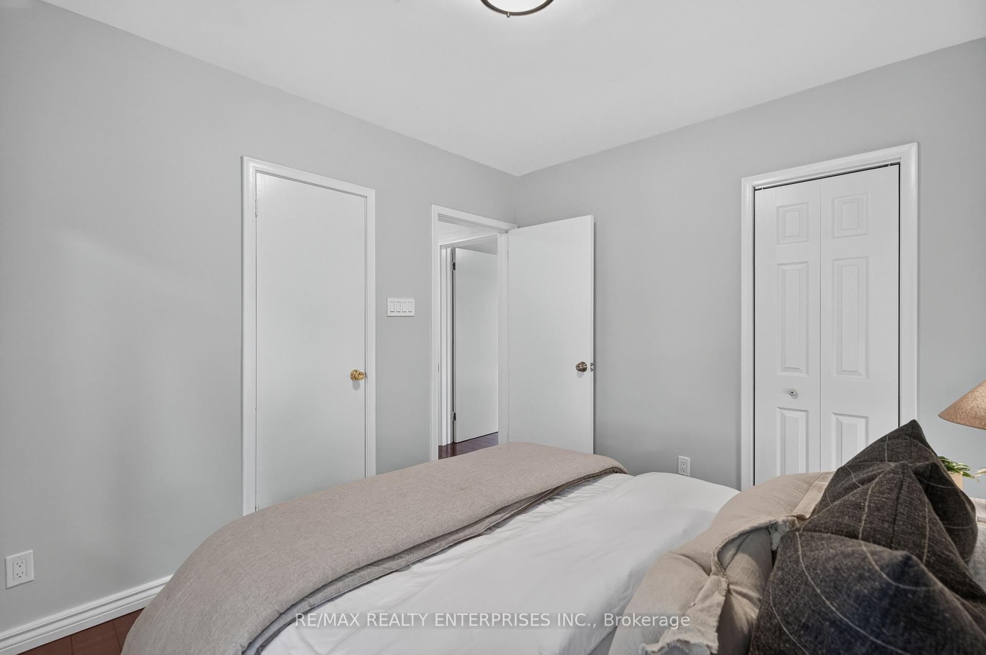 Photo 18 of 1282 Daimler Road, Mississauga, Clarkson — HOMEH