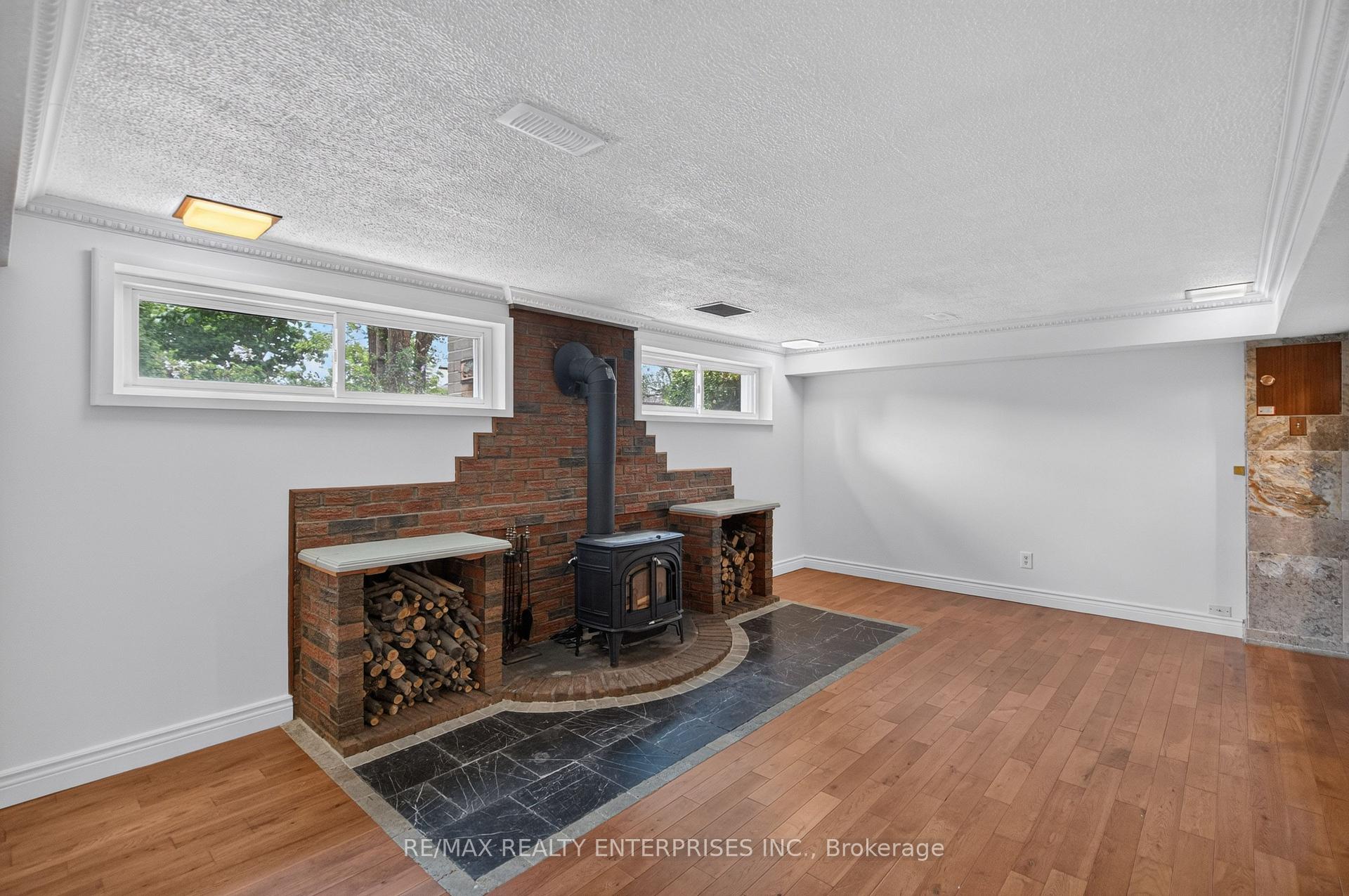 Photo 28 of 1282 Daimler Road, Mississauga, Clarkson — HOMEH