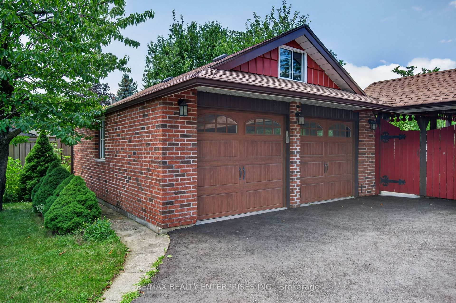 Photo 33 of 1282 Daimler Road, Mississauga, Clarkson — HOMEH