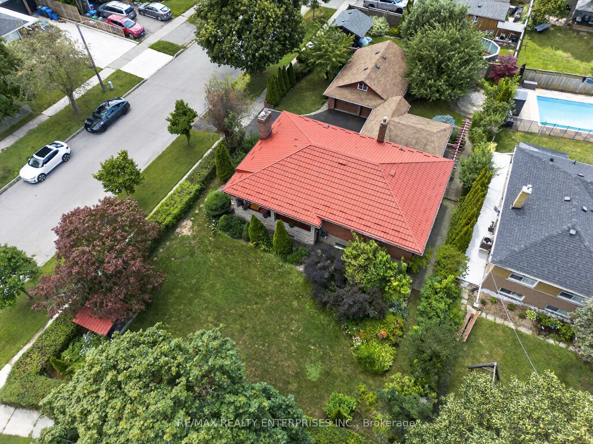 Photo 38 of 1282 Daimler Road, Mississauga, Clarkson — HOMEH
