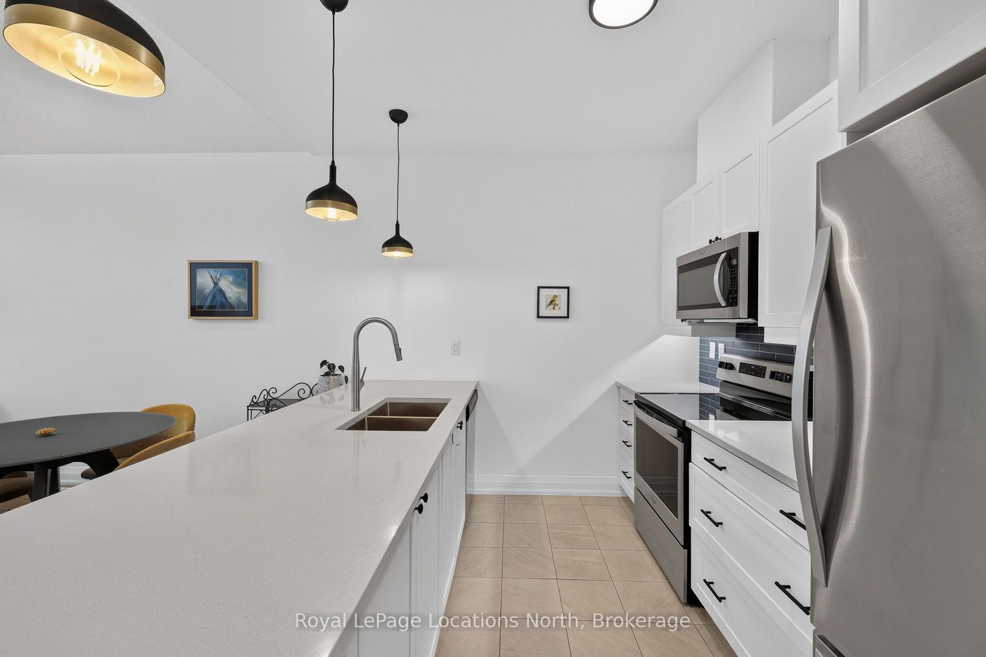 Photo 5 of 73 Kari Crescent, Collingwood — HOMEH