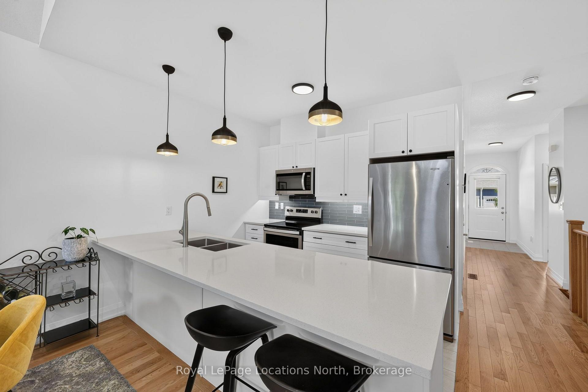 Photo 6 of 73 Kari Crescent, Collingwood — HOMEH
