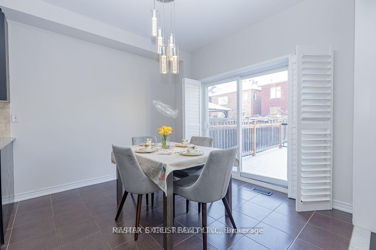 Photo 4 of 47 Pelister Drive, Markham, Greensborough — HOMEH