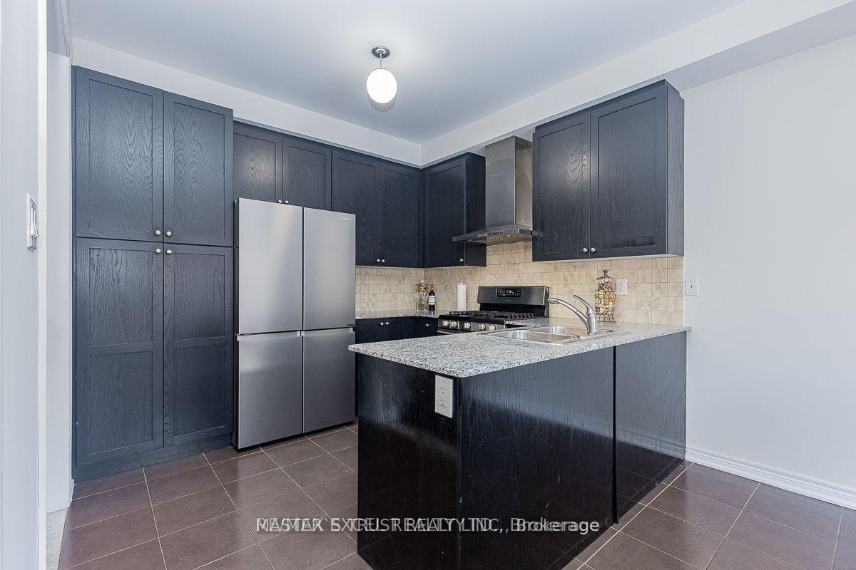 Photo 5 of 47 Pelister Drive, Markham, Greensborough — HOMEH