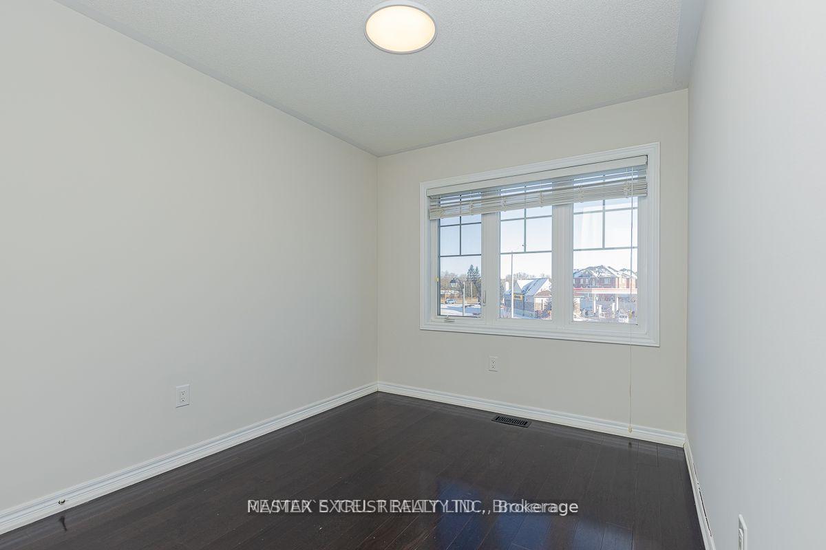 Photo 14 of 47 Pelister Drive, Markham, Greensborough — HOMEH