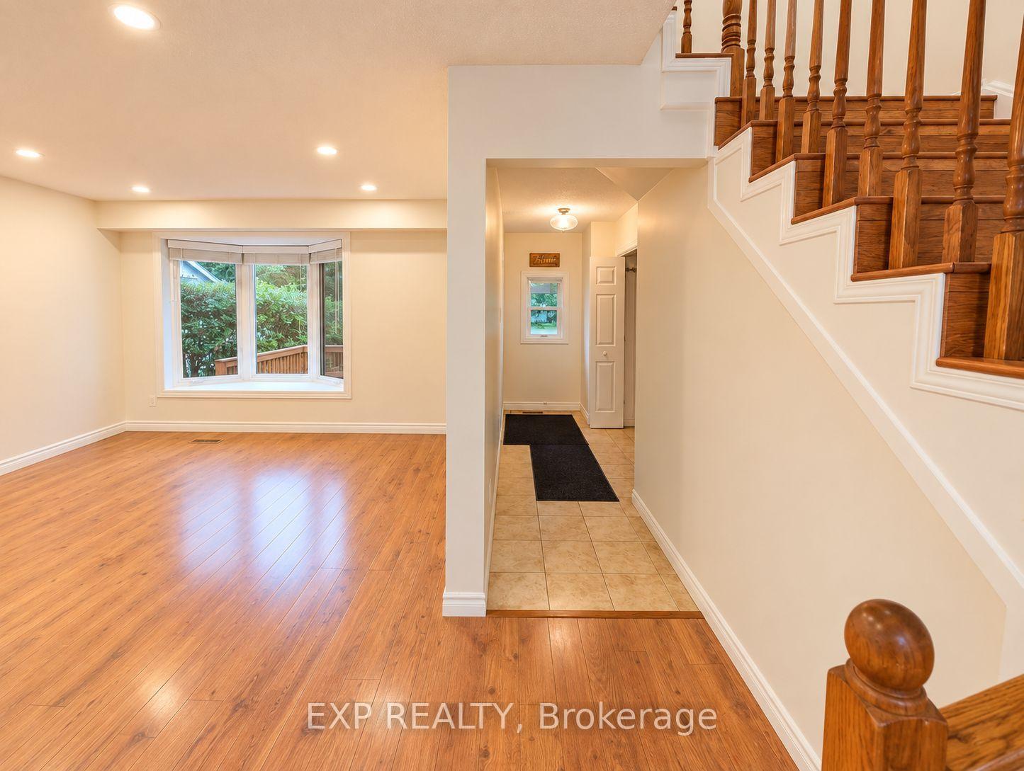 Photo 6 of 36 Scribner Court, Brampton, Heart Lake East — HOMEH
