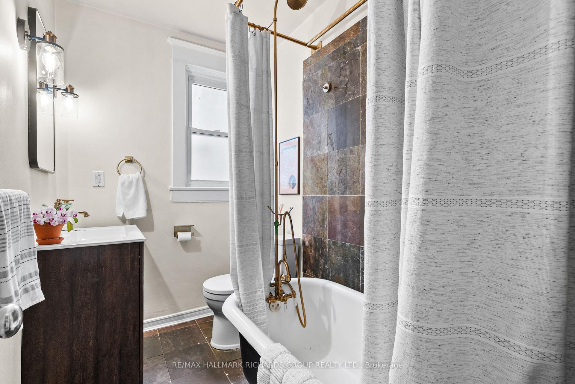 Photo 17 of 144 Beech Avenue, Toronto, The Beaches — HOMEH