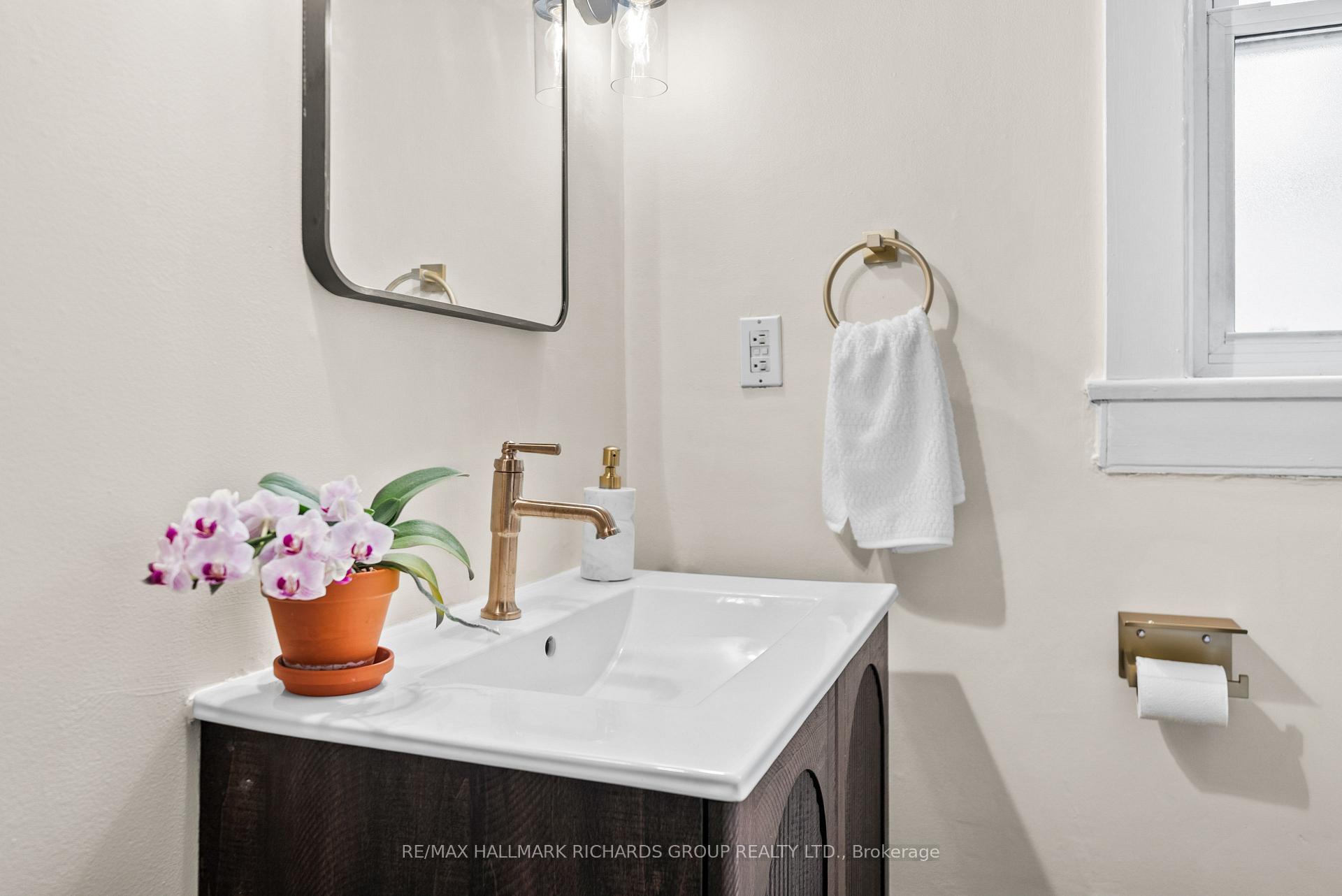 Photo 18 of 144 Beech Avenue, Toronto, The Beaches — HOMEH