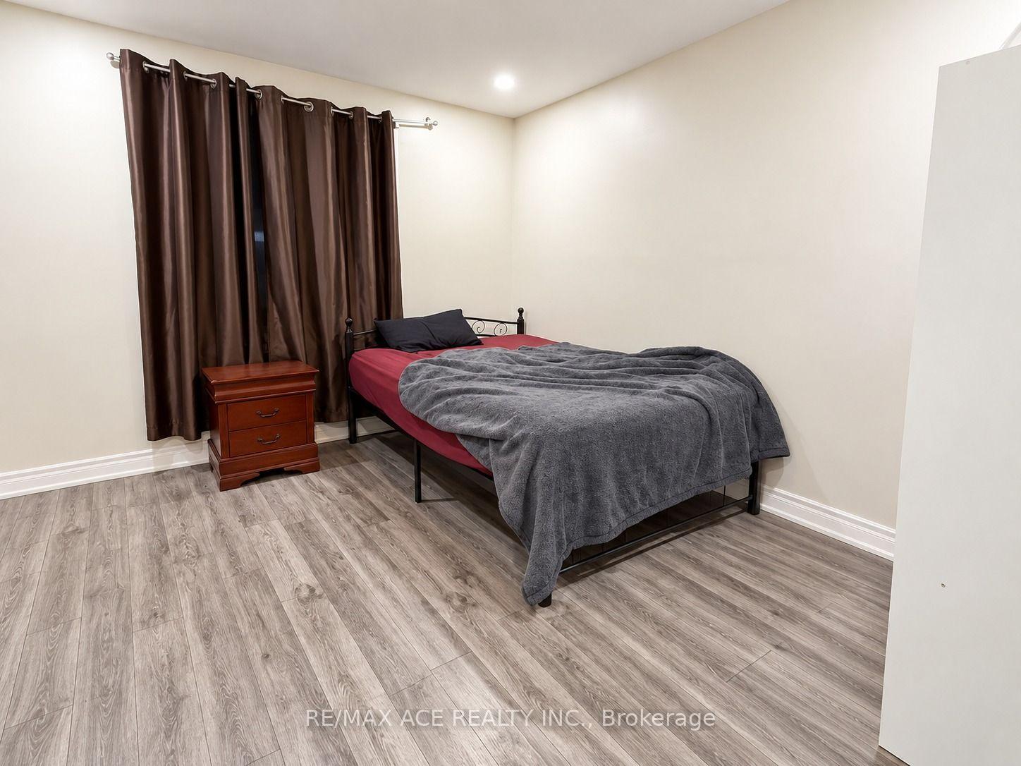Photo 5 of Unit Main, 6 Shawford Crescent, Scarborough, Woburn — HOMEH
