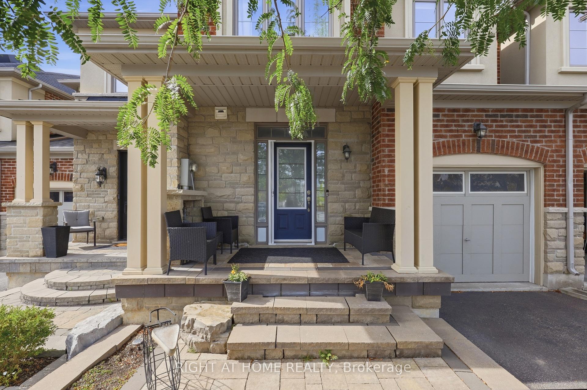 Photo 2 of 43 Diamond Leaf Lane, Halton Hills, Georgetown — HOMEH