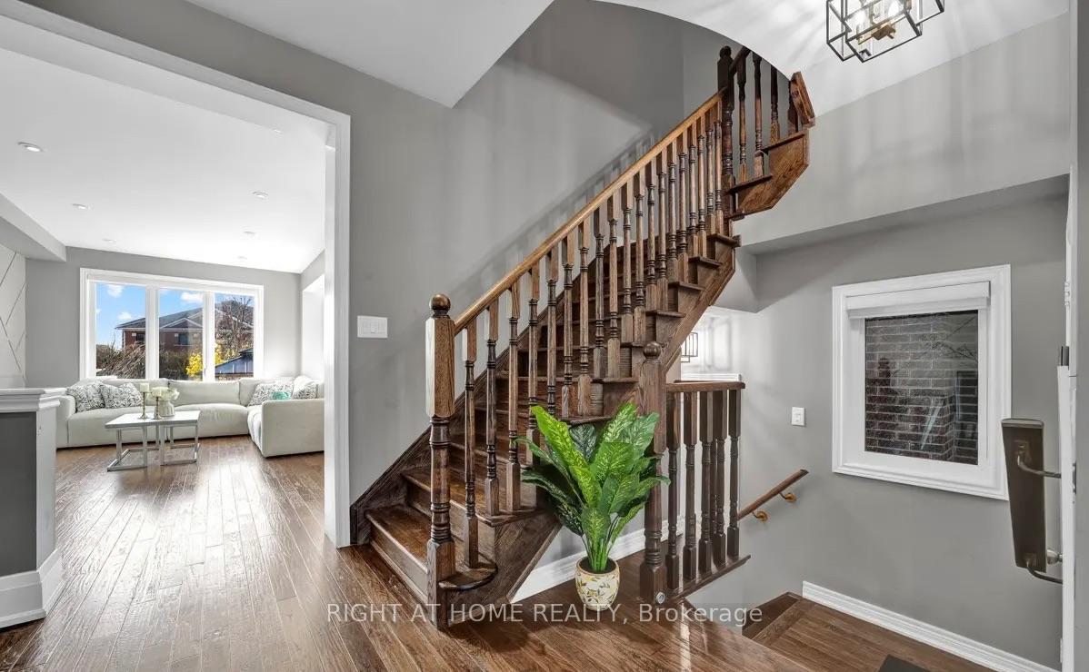 Photo 14 of 43 Diamond Leaf Lane, Halton Hills, Georgetown — HOMEH