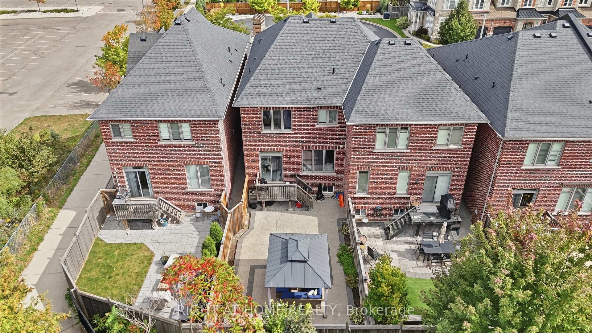 Photo 22 of 43 Diamond Leaf Lane, Halton Hills, Georgetown — HOMEH