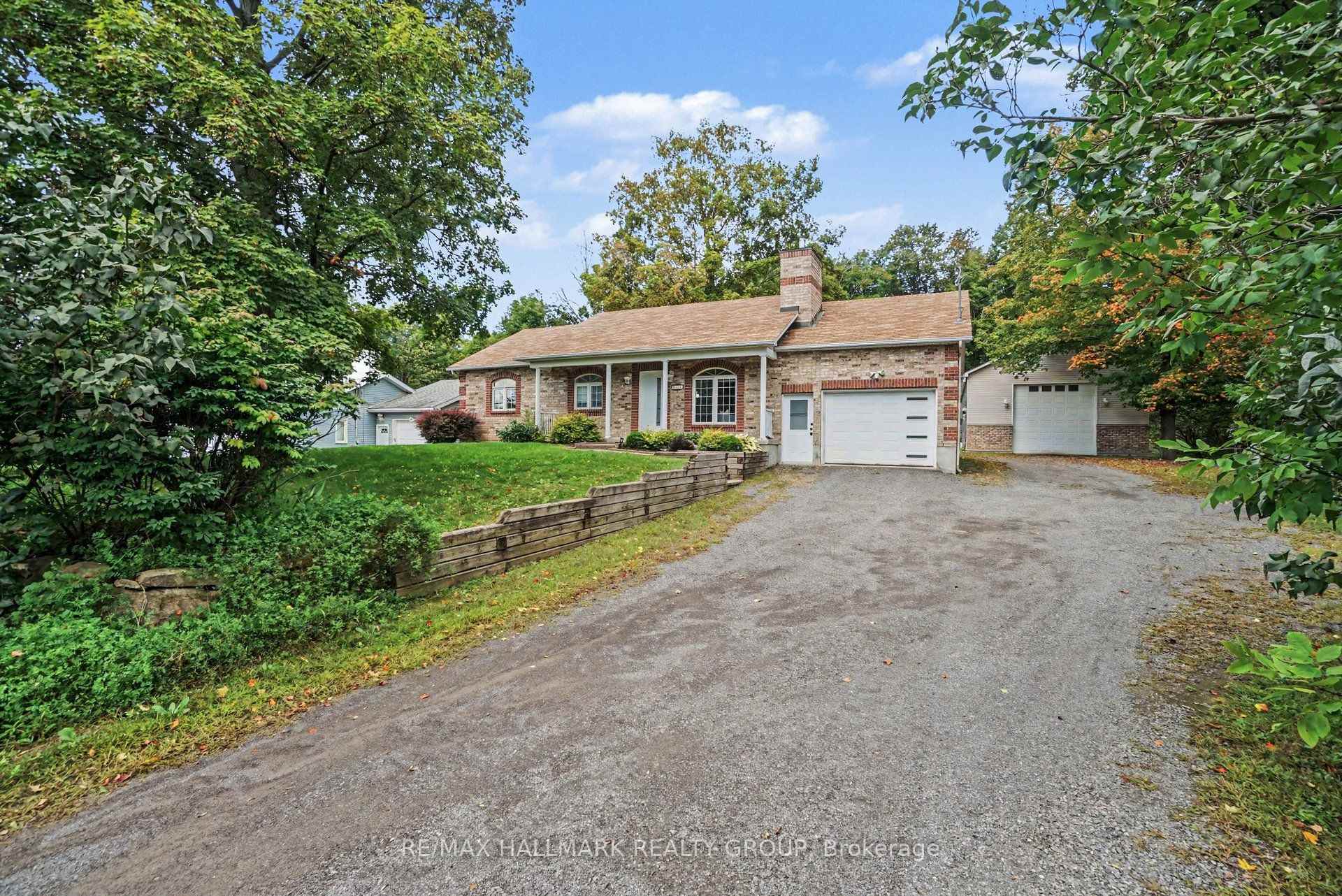 Photo 2 of 7273 Mitch Owens Road, Ottawa, Leitrim — HOMEH