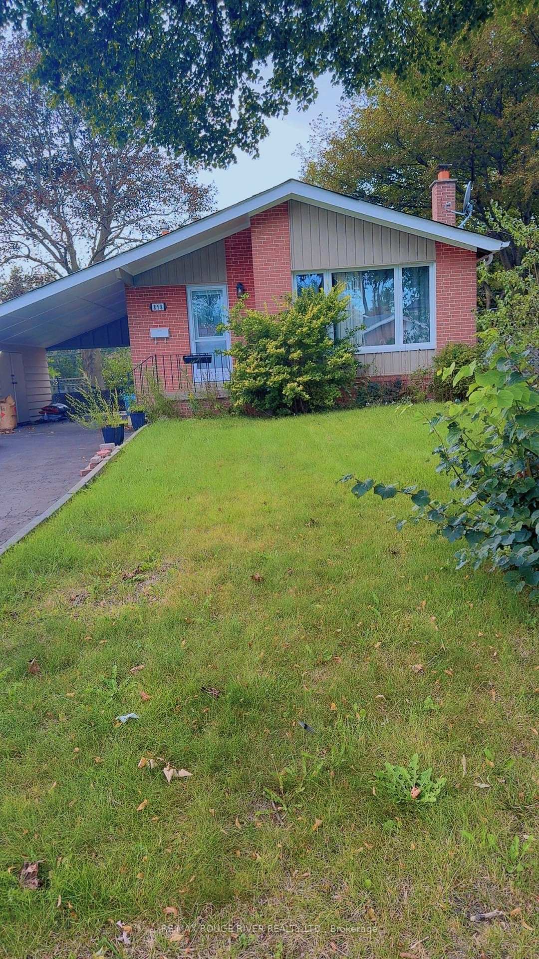 Photo 2 of Unit Basement, 858 Chapleau Drive, Pickering, Bay Ridges — HOMEH