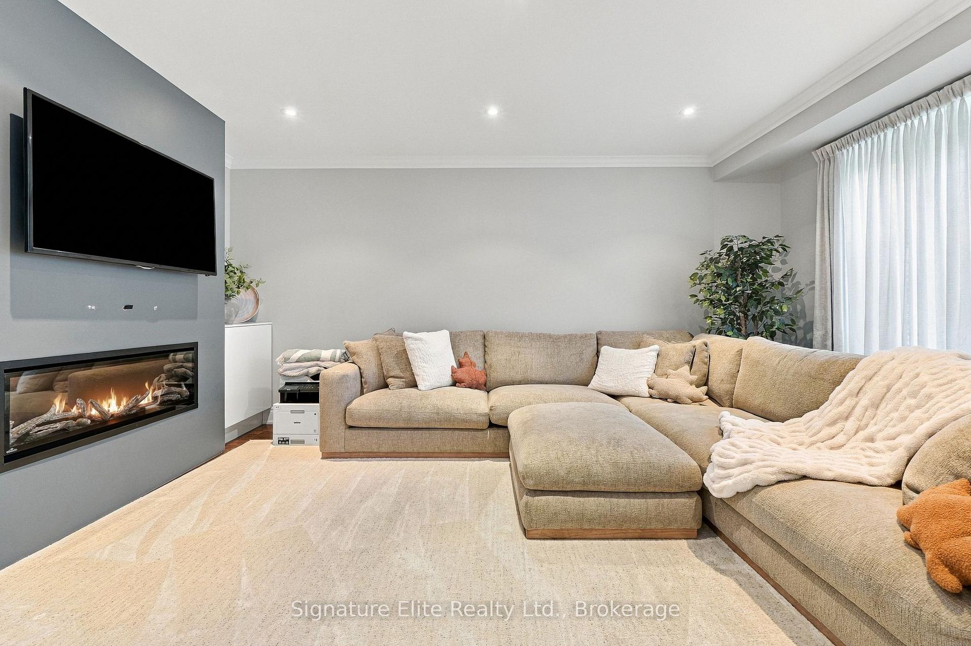 Photo 5 of 190 Longwood Drive, Caledon, Bolton North — HOMEH