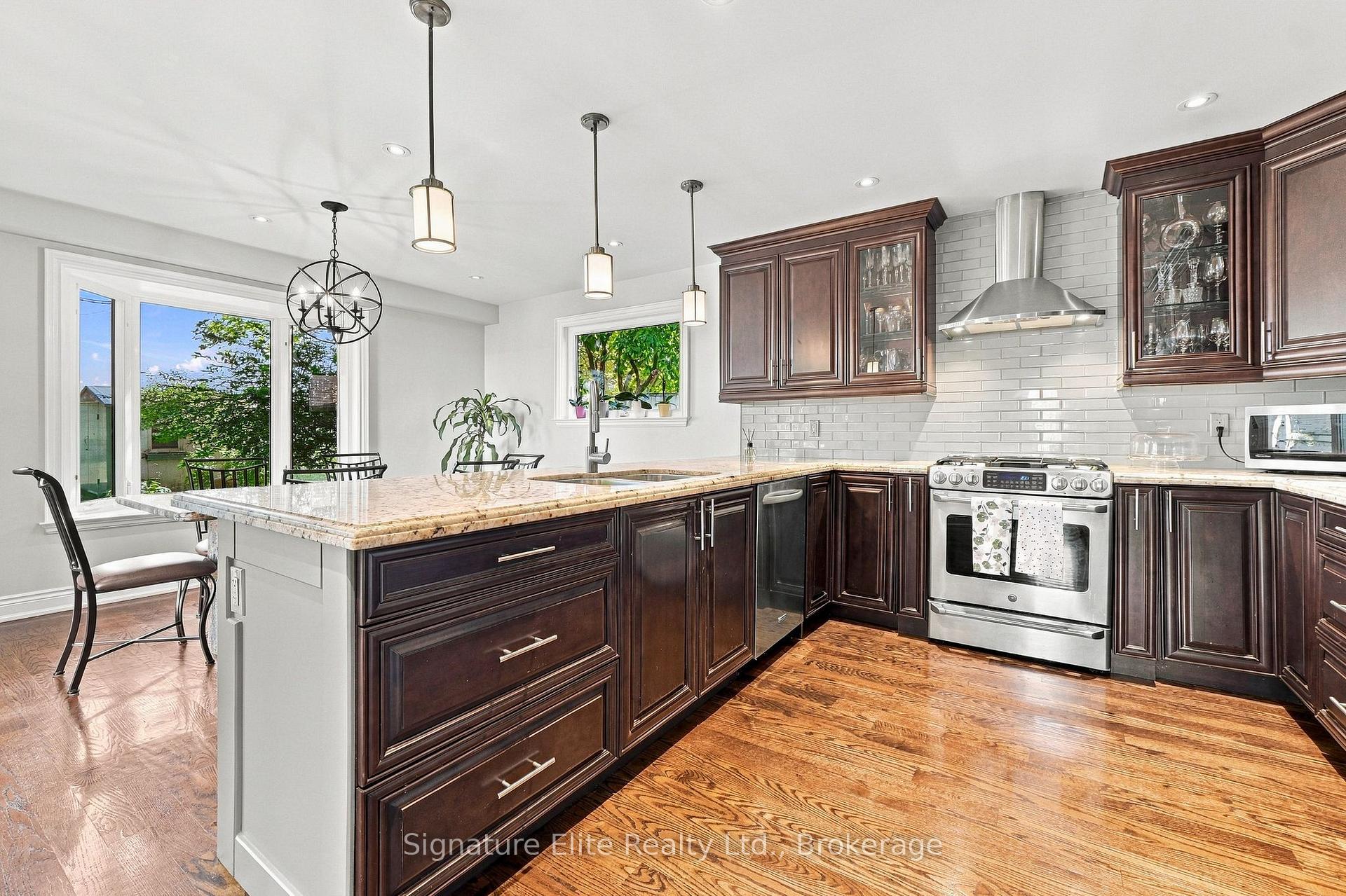 Photo 8 of 190 Longwood Drive, Caledon, Bolton North — HOMEH