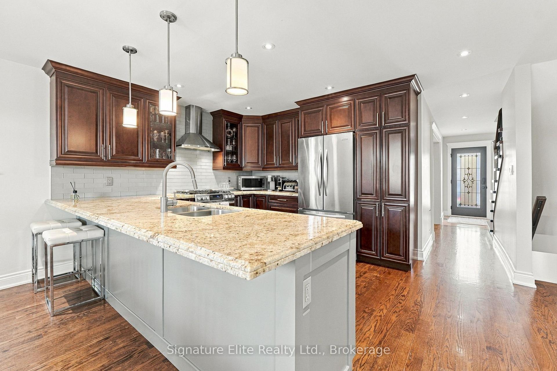 Photo 10 of 190 Longwood Drive, Caledon, Bolton North — HOMEH