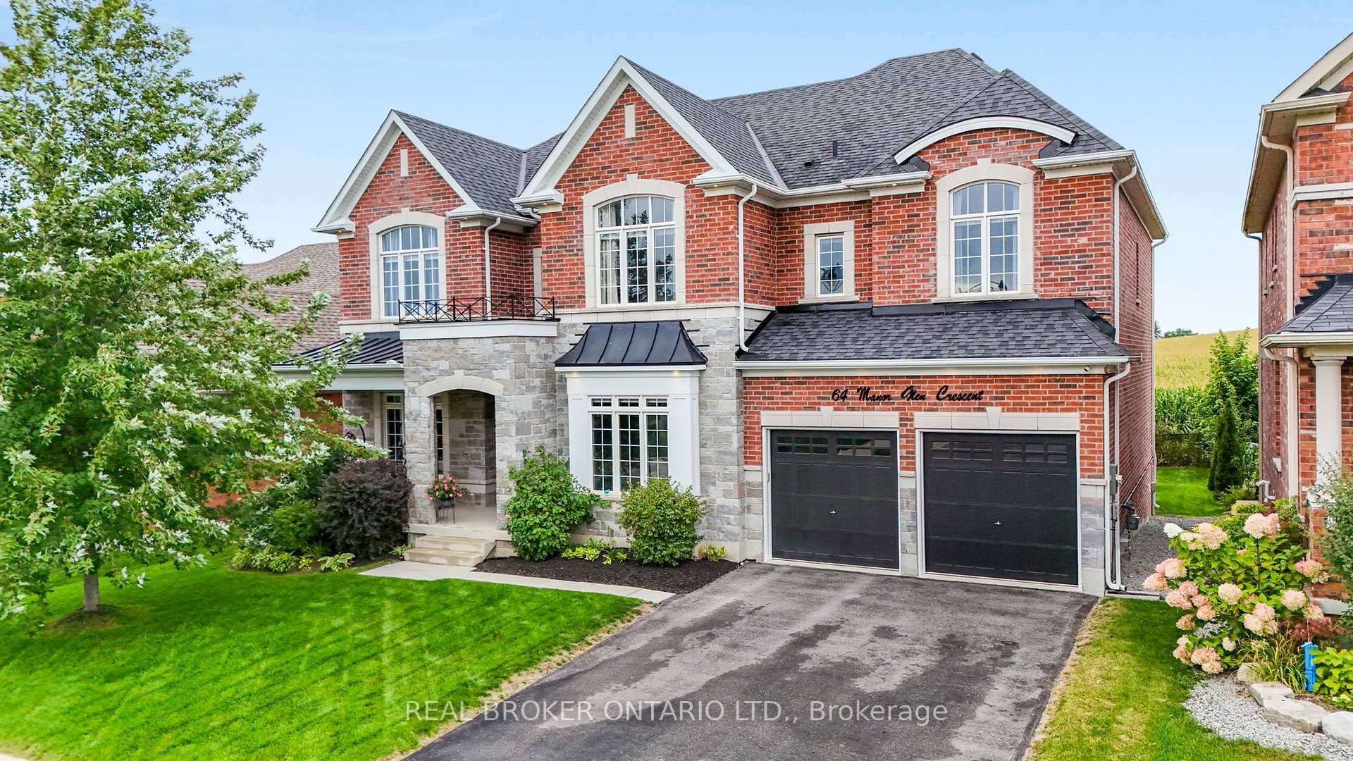Photo of 64 Manor Glen Crescent