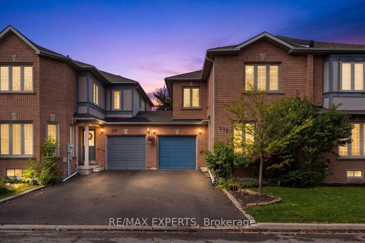 Photo 2 of 117 Pinedale Gate, Vaughan, East Woodbridge — HOMEH