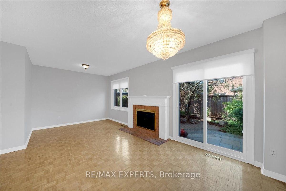 Photo 10 of 117 Pinedale Gate, Vaughan, East Woodbridge — HOMEH