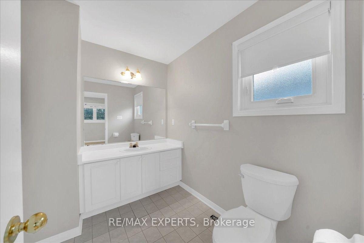 Photo 17 of 117 Pinedale Gate, Vaughan, East Woodbridge — HOMEH